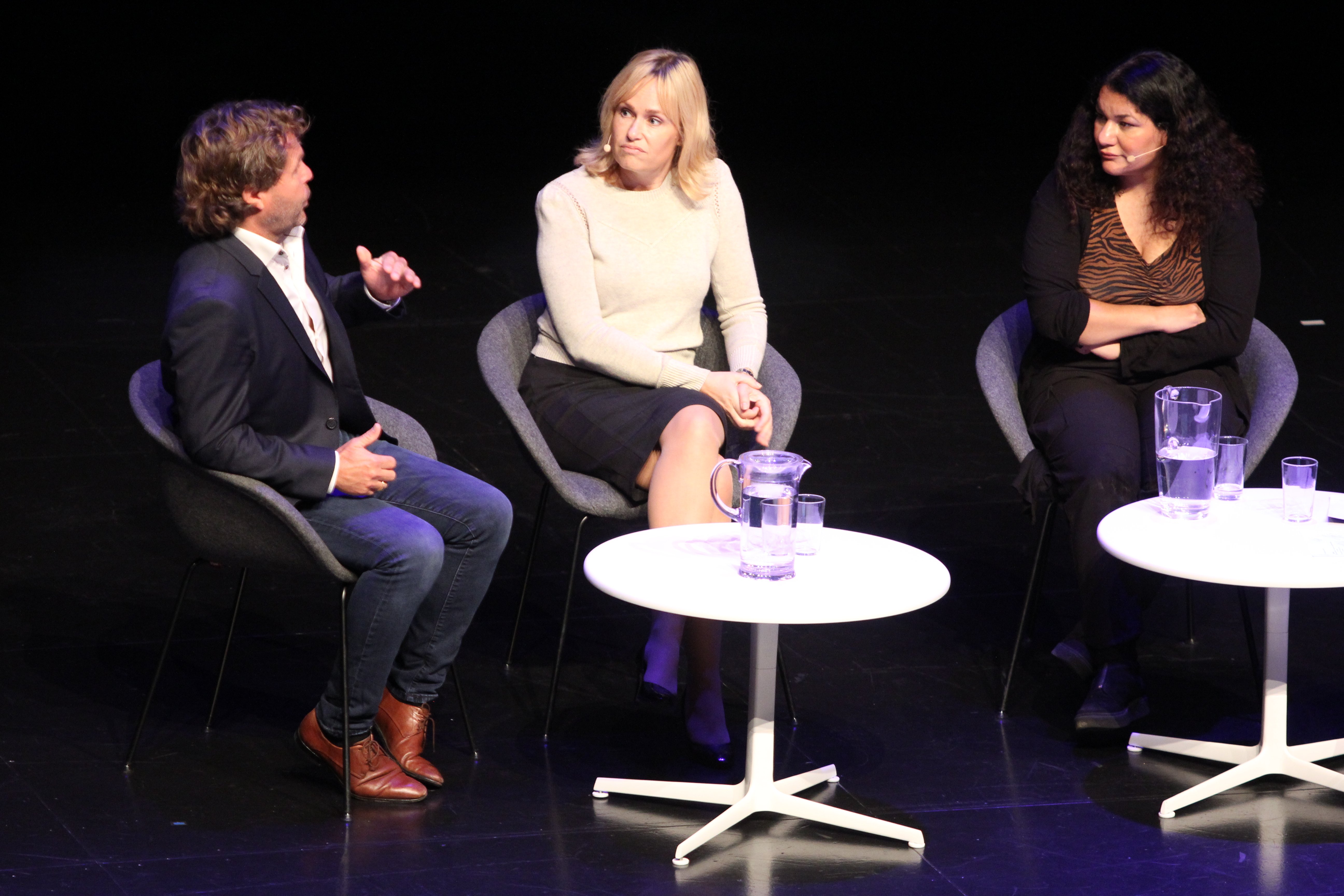 Må avdekke mer. Rune Andersen, Anne Lindboe og Angelica Kjos var alle enige om at voksne som jobber med barn må bli flinkere til å se og hjelpe sårbare barn. 